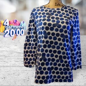 NWT Rafaela textured decorative Tshirt size M